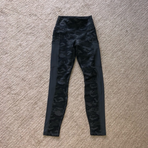 Fabletics Powehold Mila - Picture 1 of 4